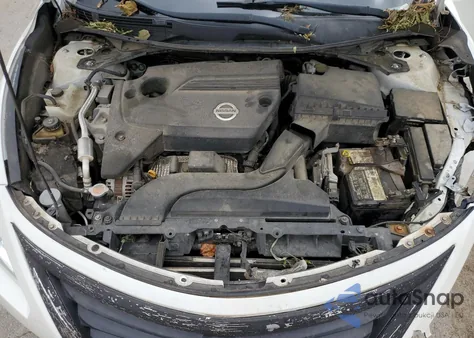 2015 Nissan Altima 2.5 z USA, uszkodzony, nr VIN 1N4AL3AP3FN318091